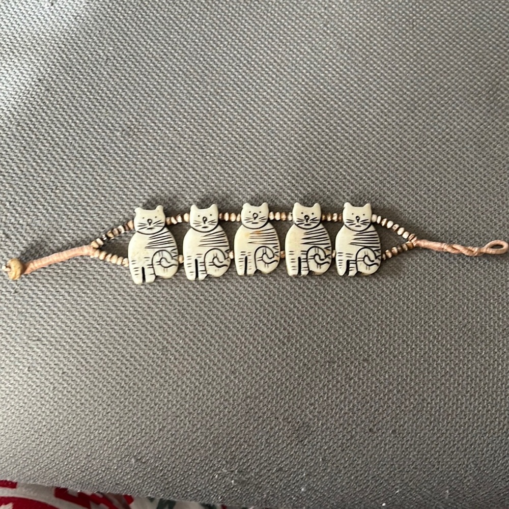 Vintage hand carved cat bracelet